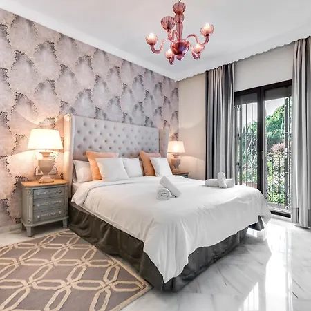 Spacious 6 Bdrm - Golf Lover's Paradise * 马尔韦利亚