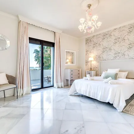 Spacious 6 Bdrm - Golf Lover's Paradise 公寓