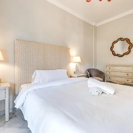 Spacious 6 Bdrm - Golf Lover's Paradise 公寓 马尔韦利亚